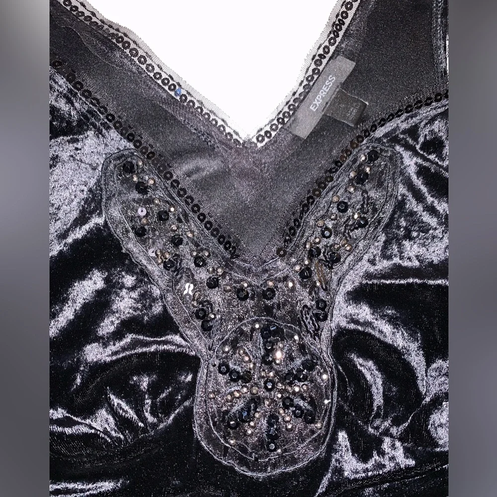 EUC Black velvet V-hem peplum babydoll tank with beading. Sz small by Express. - Picture 3 of 6